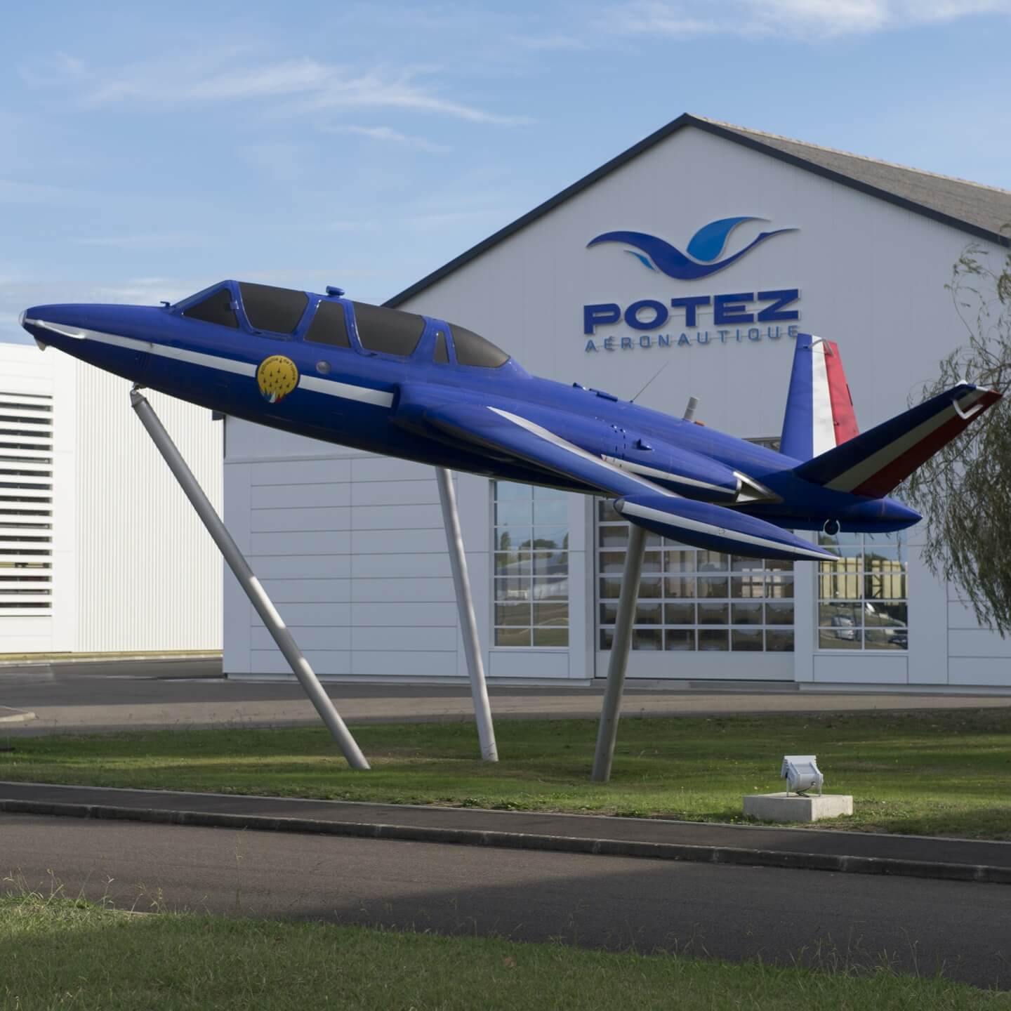 Outside building Potez Aéronautique - Fouga CM 170 Magister